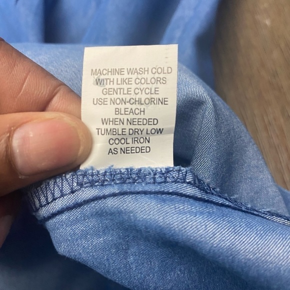 Club Z Collection Chambray Shirt Wooden Buttons Woman 2X Pleated Roll - Picture 7 of 7